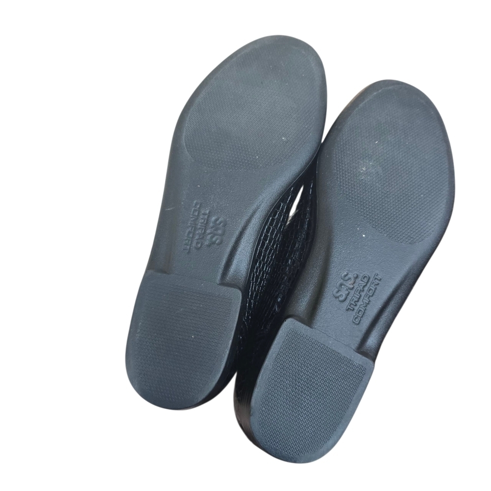SAS Women's Textured Black Loafers - Picture 9 of 9
